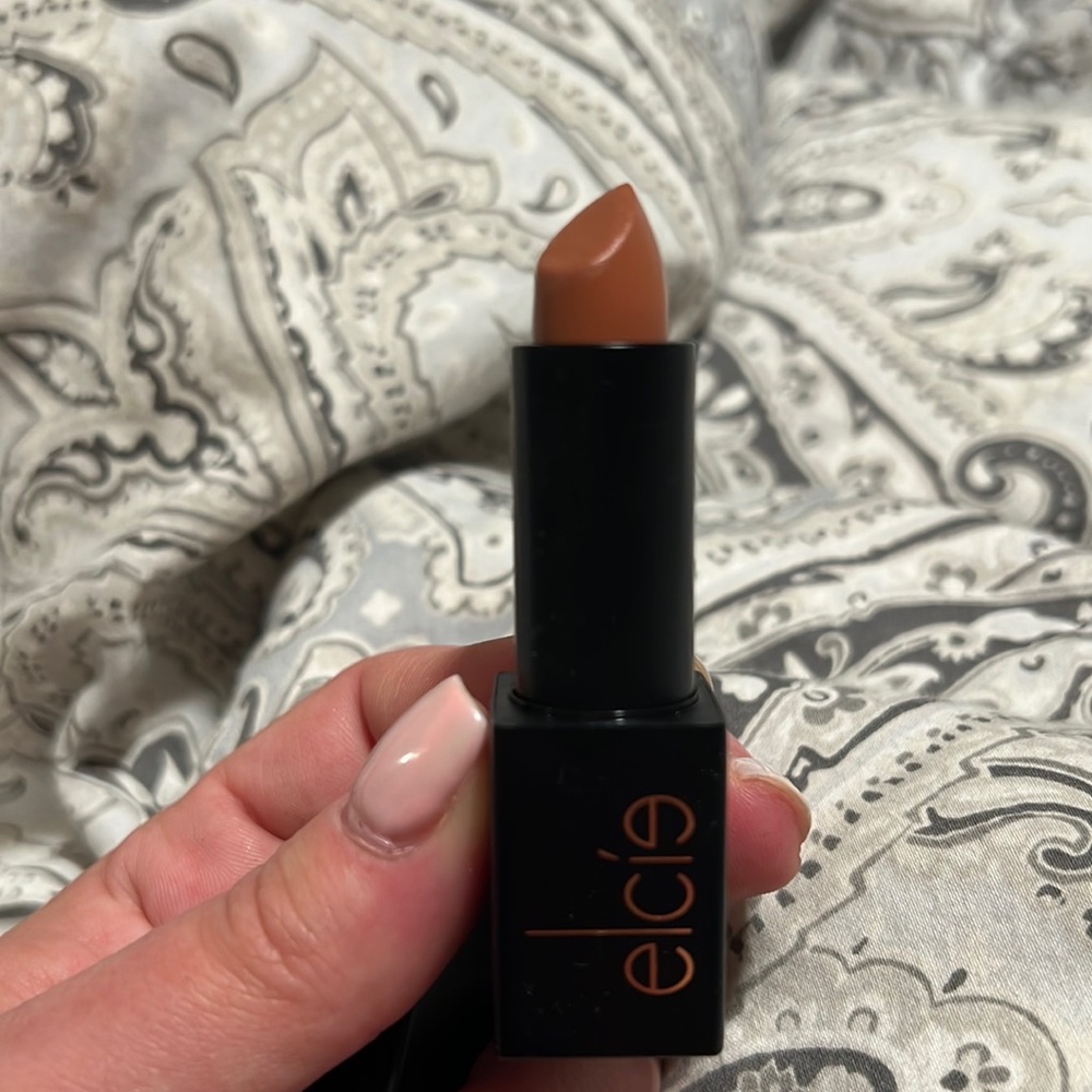 Elcie cosmetics lipstick in nude… Color is Petal